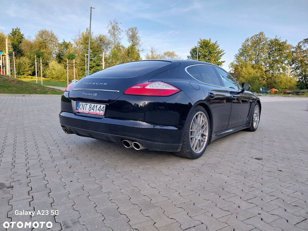 Porsche Panamera 4S - 3