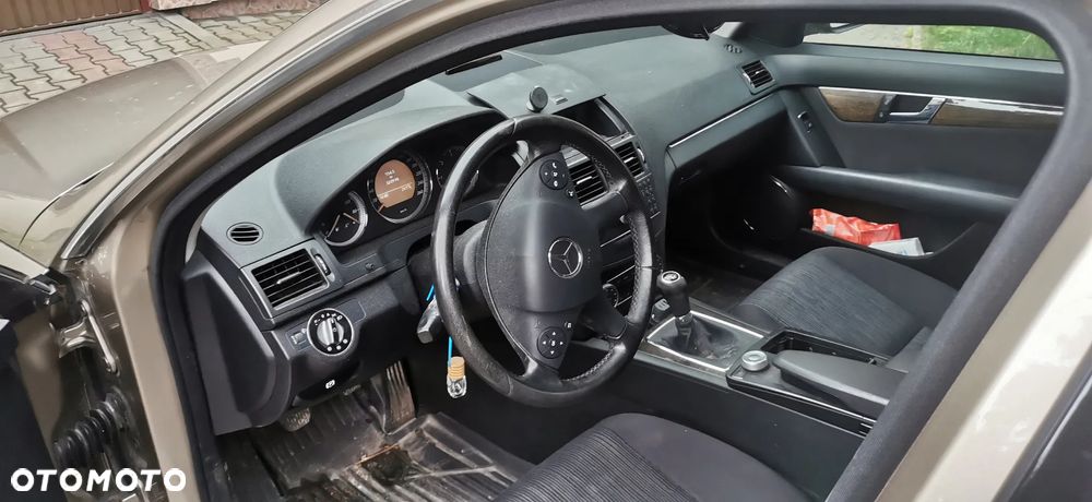 Mercedes-Benz Klasa C 220 CDI DPF Classic - 14