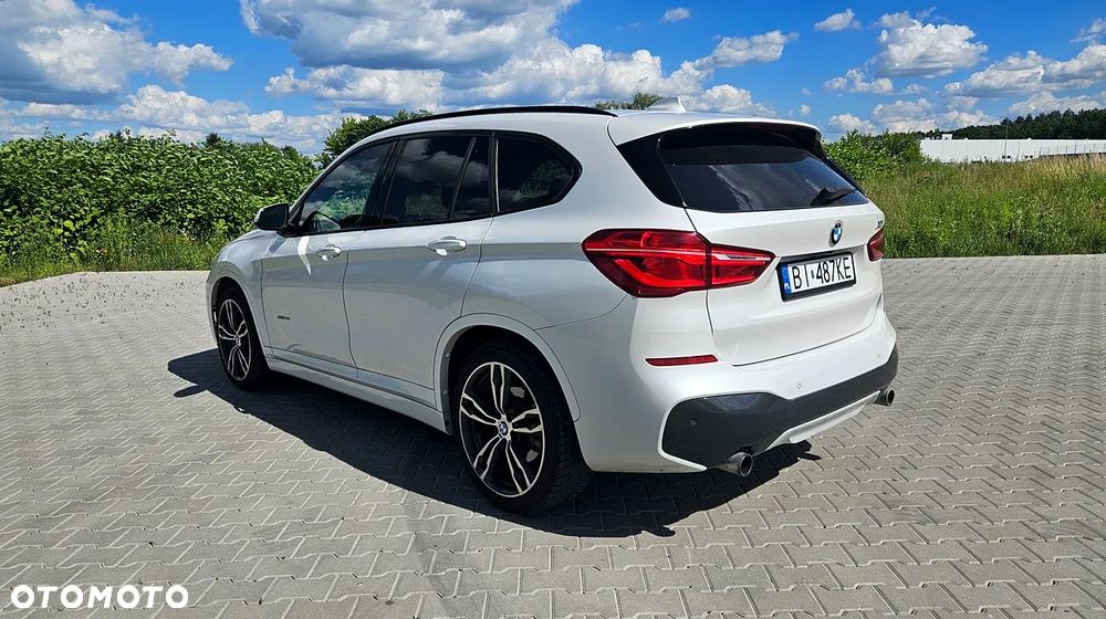BMW X1 xDrive28i Sport Line - 4
