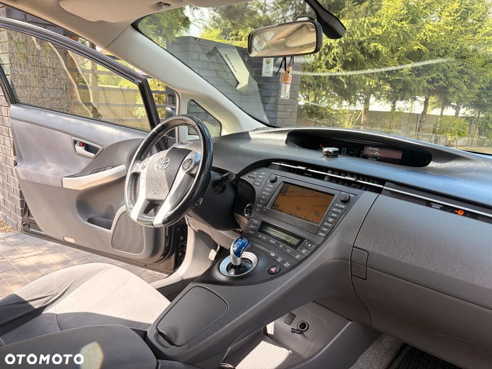 Toyota Prius 1.8 HSD Prestige - 21