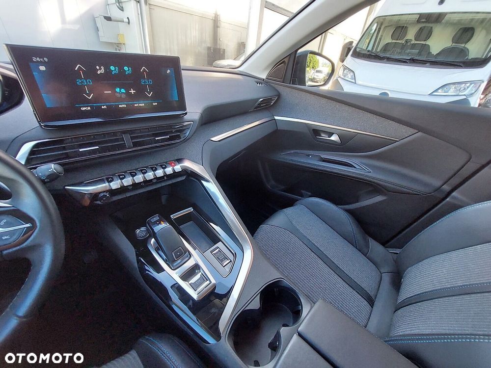 Peugeot 3008 1.2 PureTech Allure Pack S&S EAT8 - 18