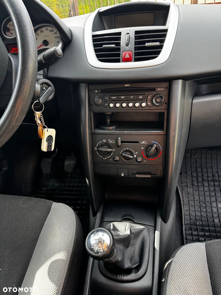 Peugeot 207 - 6