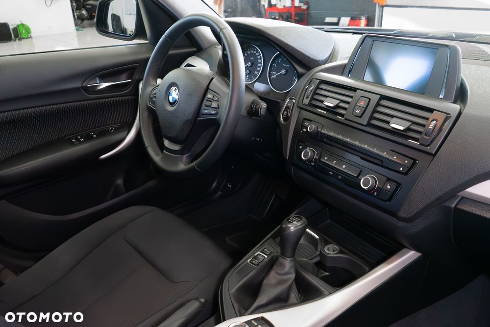 BMW Seria 1 116i - 6