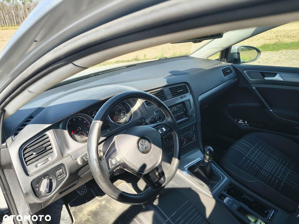 Volkswagen Golf 1.2 TSI BMT Comfortline - 10