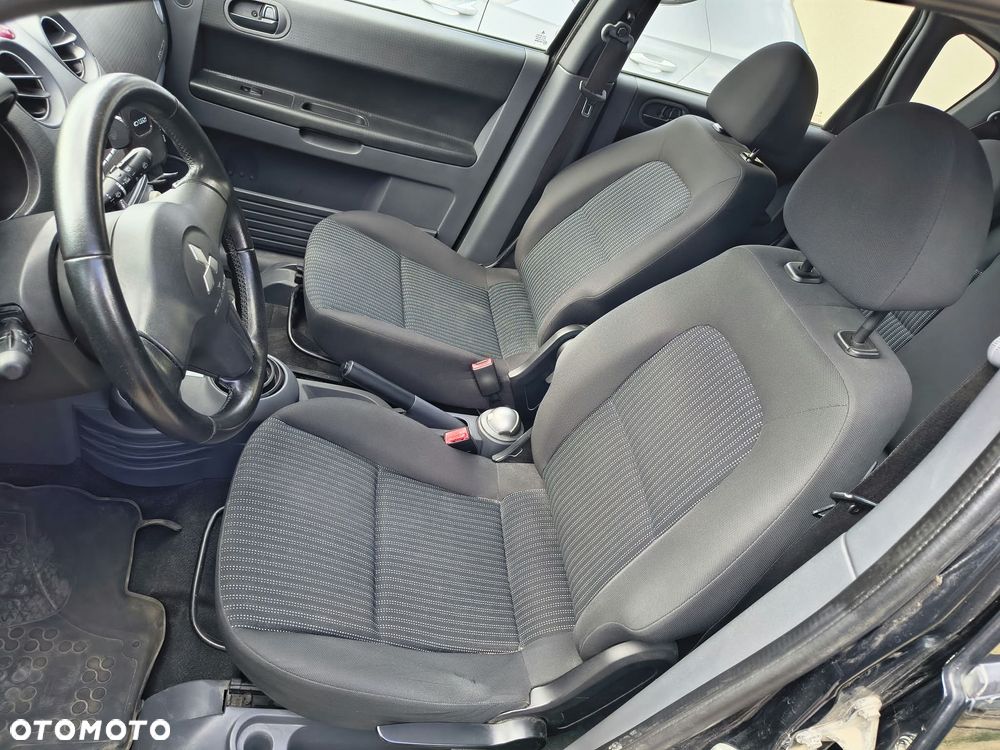 Mitsubishi Colt - 24
