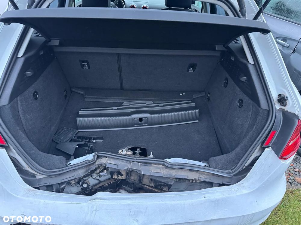 Audi A3 1.6 TDI Attraction - 12
