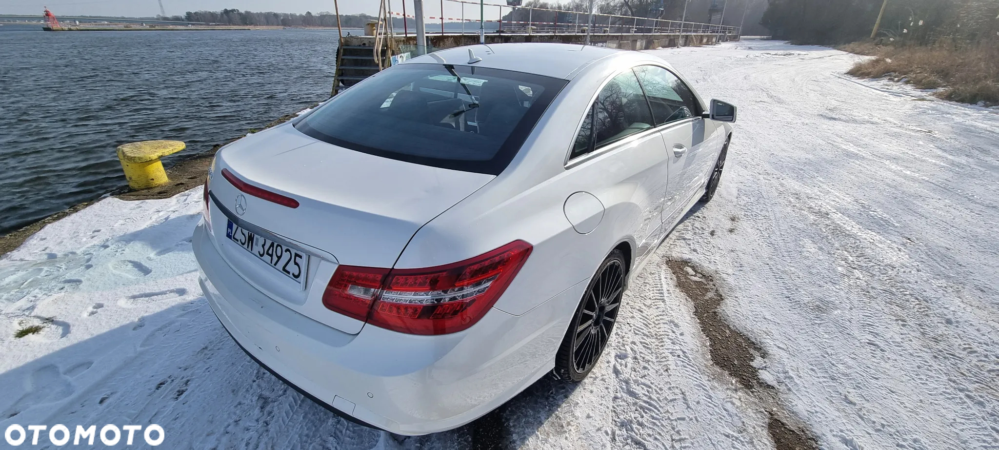 Mercedes-Benz Klasa E 250 CGI Coupe BlueEFFICIENCY Automatik Elegance - 12