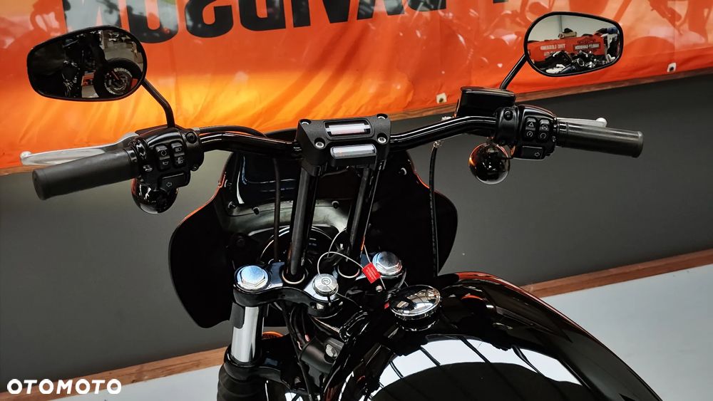 Harley-Davidson Softail Street Bob - 23
