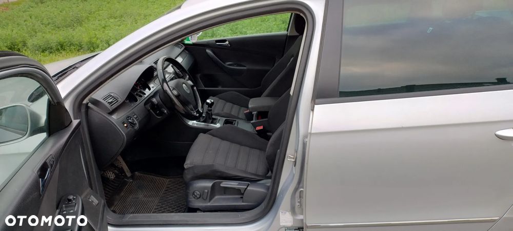 Volkswagen Passat 1.9 TDI Comfortline - 10