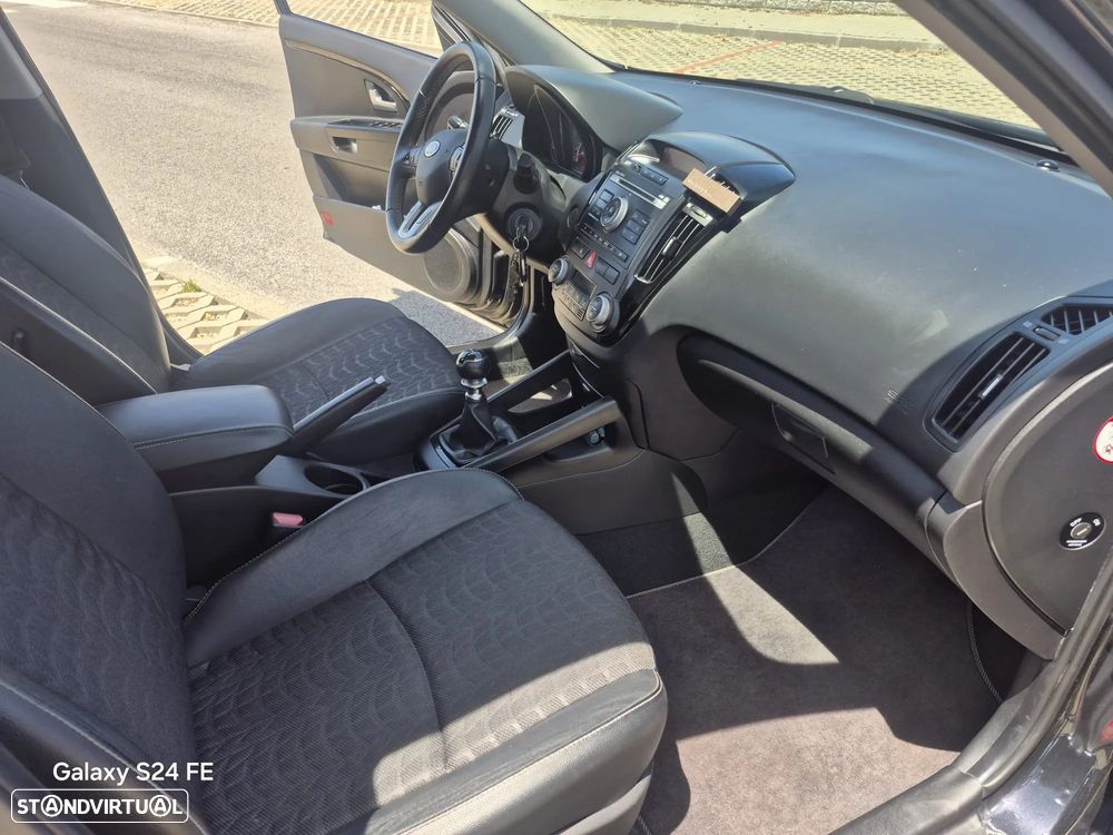 Kia Ceed SW 1.6 CRDi ECO - 13