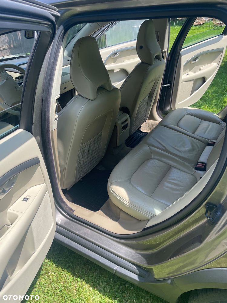 Volvo XC 70 D5 AWD Momentum - 13