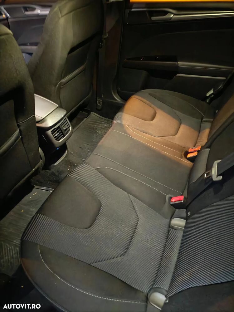 Ford Mondeo 2.0 TDCi Powershift Titanium - 5