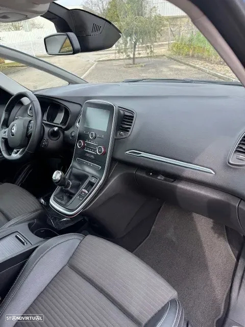 Renault Grand Scénic - 12