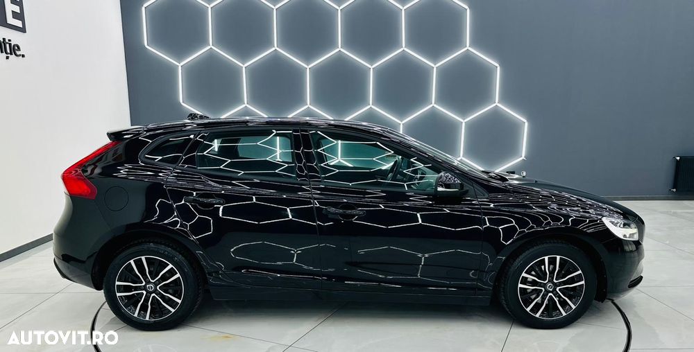 Volvo V40 D2 DRIVe Momentum - 32