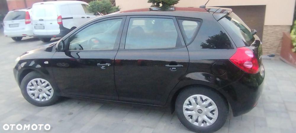 Kia Ceed 1.4 CVVT Attract - 16