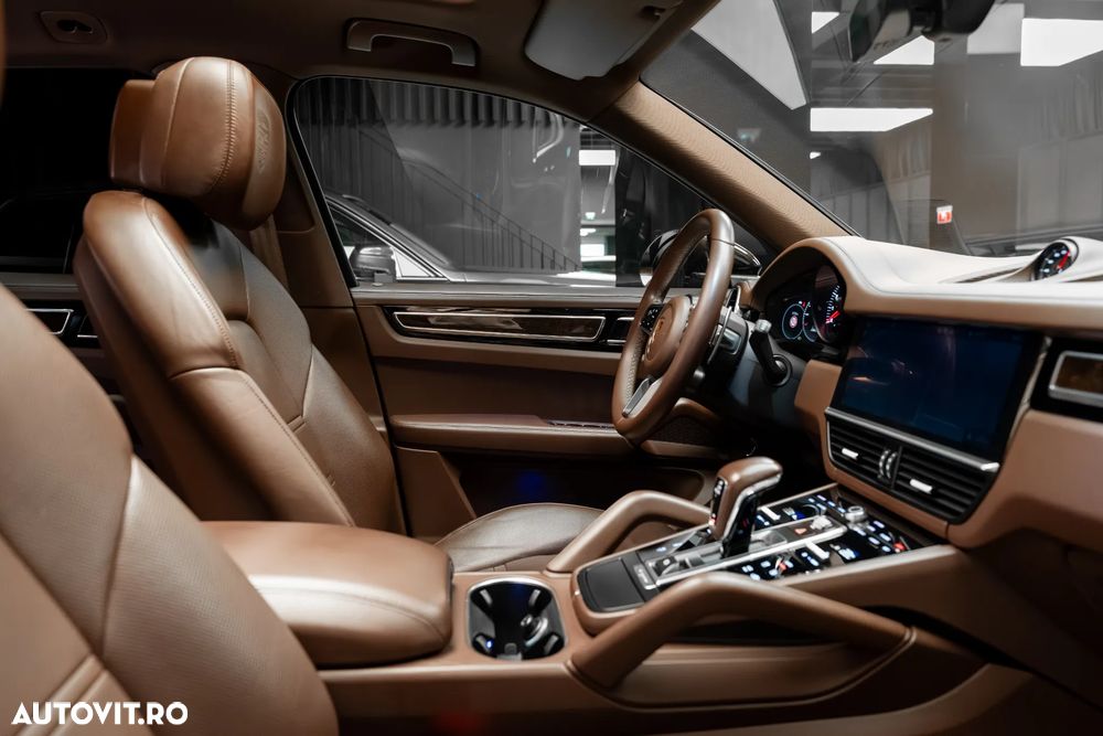 Porsche Cayenne - 36