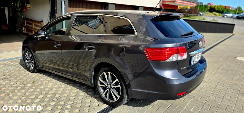 Toyota Avensis 2.0 D-4D - 6