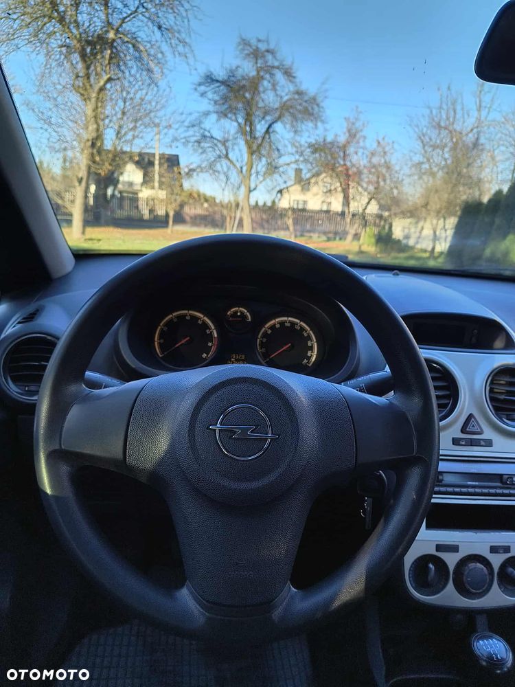 Opel Corsa 1.2 16V Essentia - 1