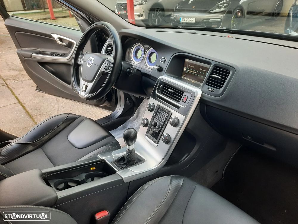 Volvo V60 1.6 D2 Drive R-Design Start/Stop - 31