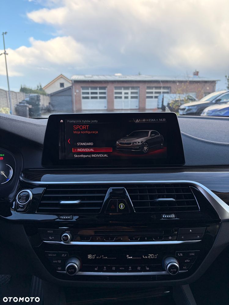 BMW Seria 5 530i GPF Luxury Line sport - 19