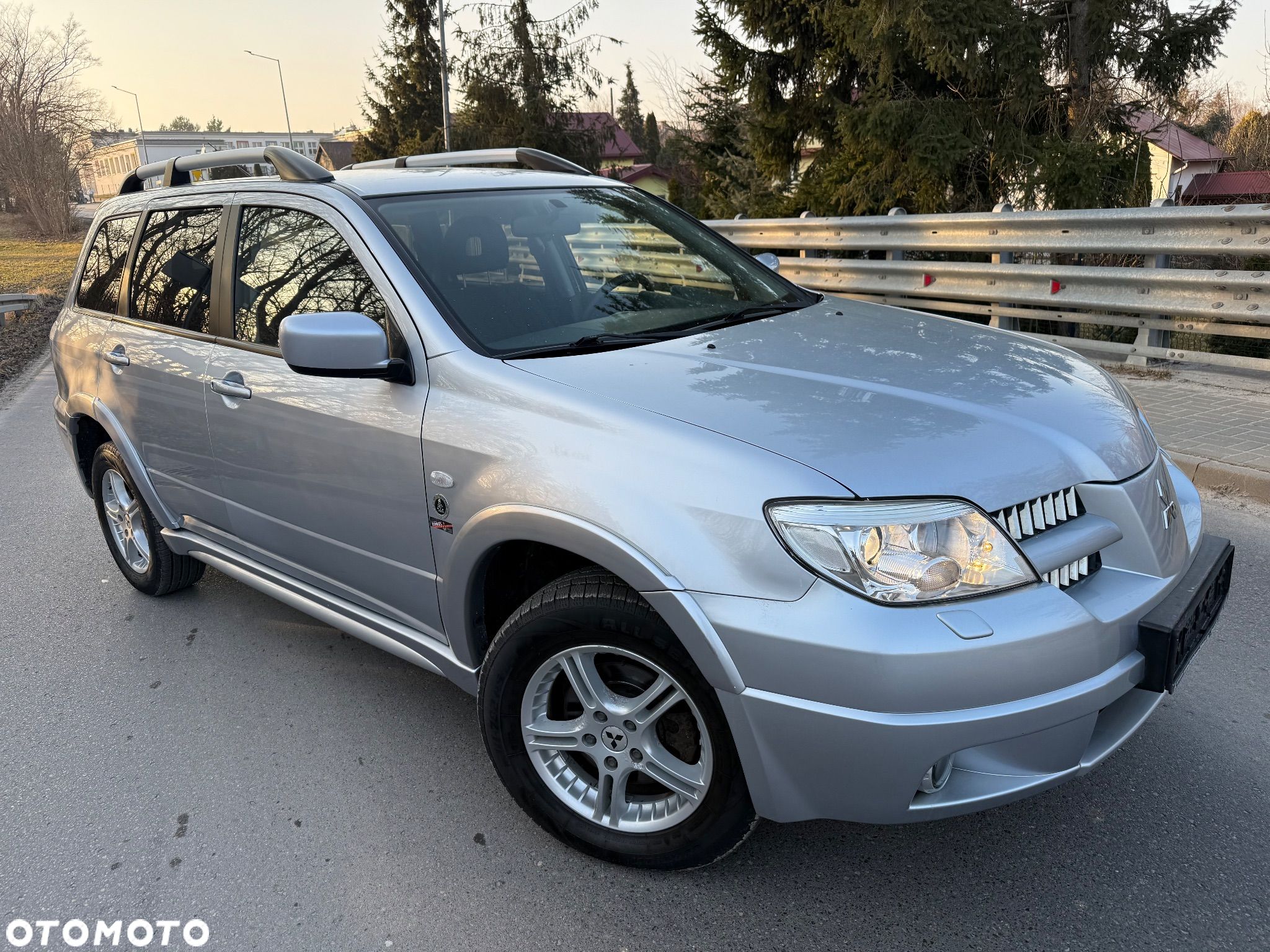 Mitsubishi Outlander 2.4 4WD Invite - 1