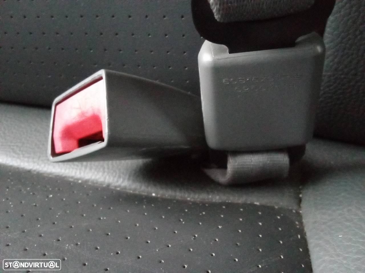ENGATE DO CINTO TRASEIRO DIREITO DODGE CALIBER PM - 1