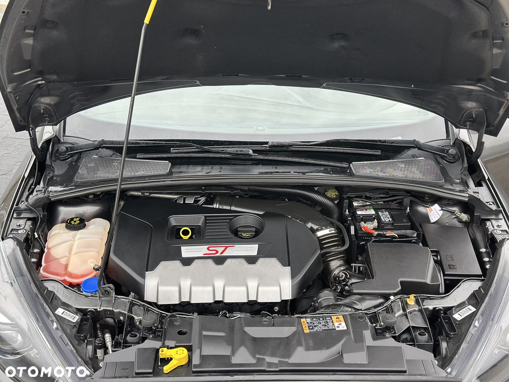Ford Focus 2.0 EcoBoost ST - 26