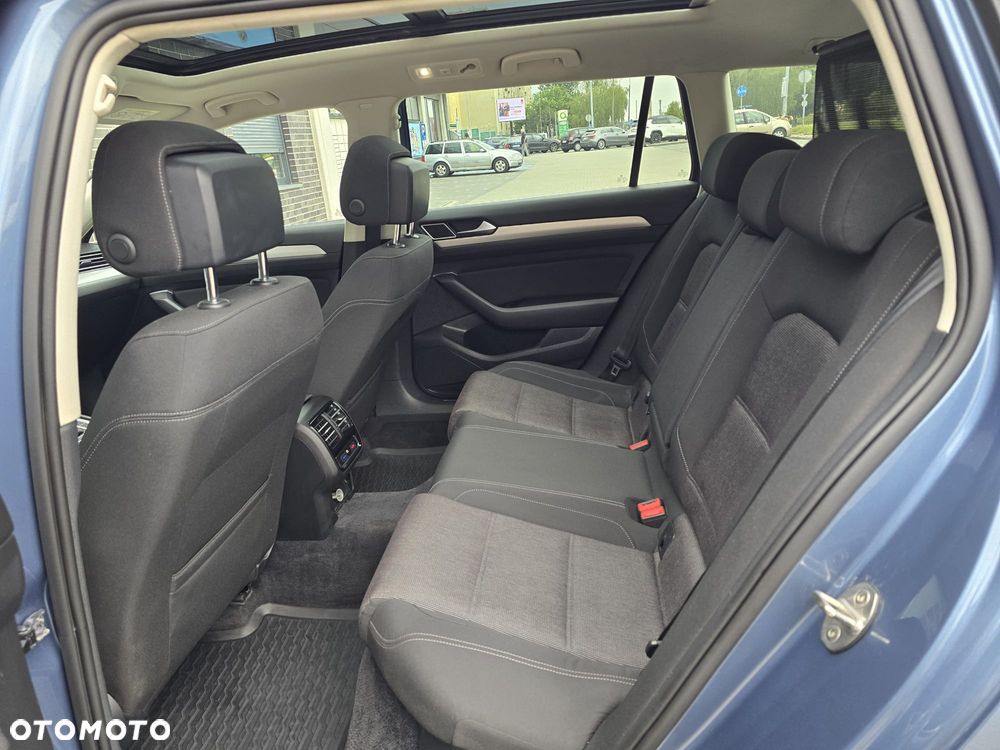 Volkswagen Passat 2.0 TDI SCR 4Motion DDG Highline - 23