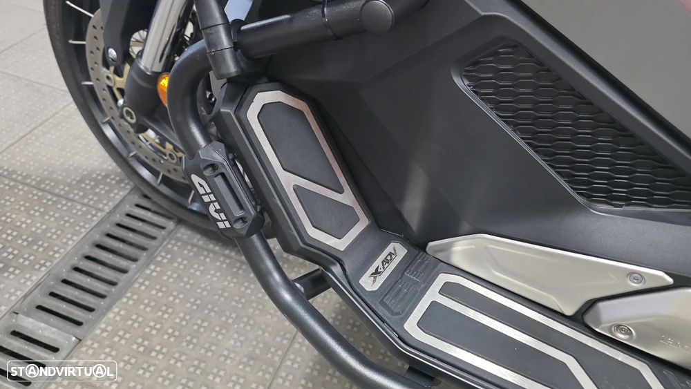 Honda X-ADV Escape Akrapovic Top Case - 16