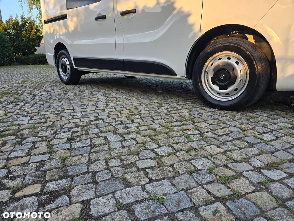 Opel Vivaro - 11