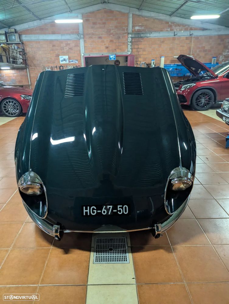 Jaguar E-Type - 15