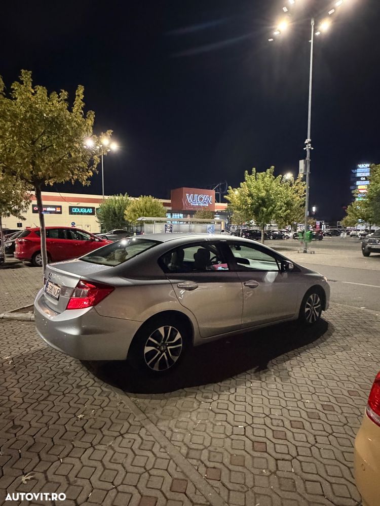 Honda Civic 1.8 i-VTEC Automatik Comfort - 6