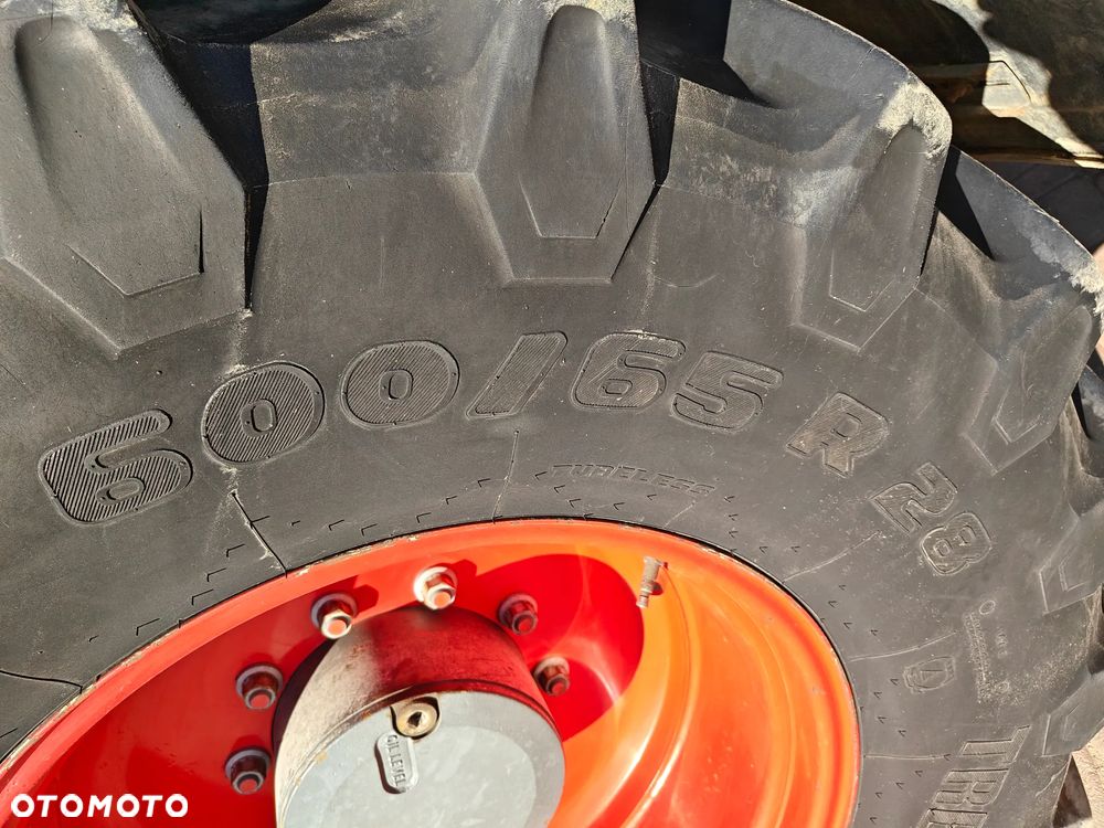 Fendt 818, Pneumatyka, Przedni WOM - 14