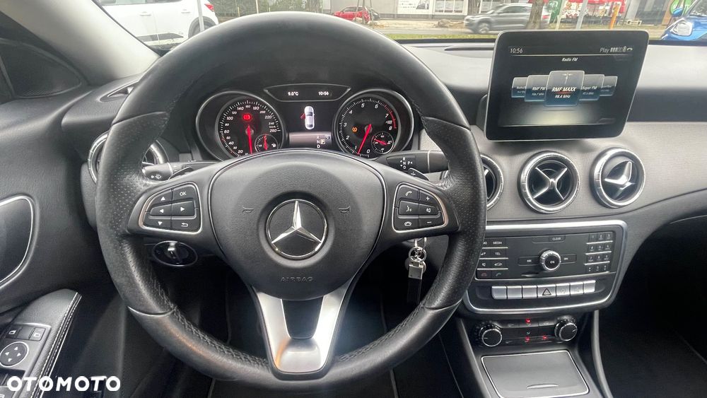 Mercedes-Benz CLA 180 7G-DCT AMG Line - 14