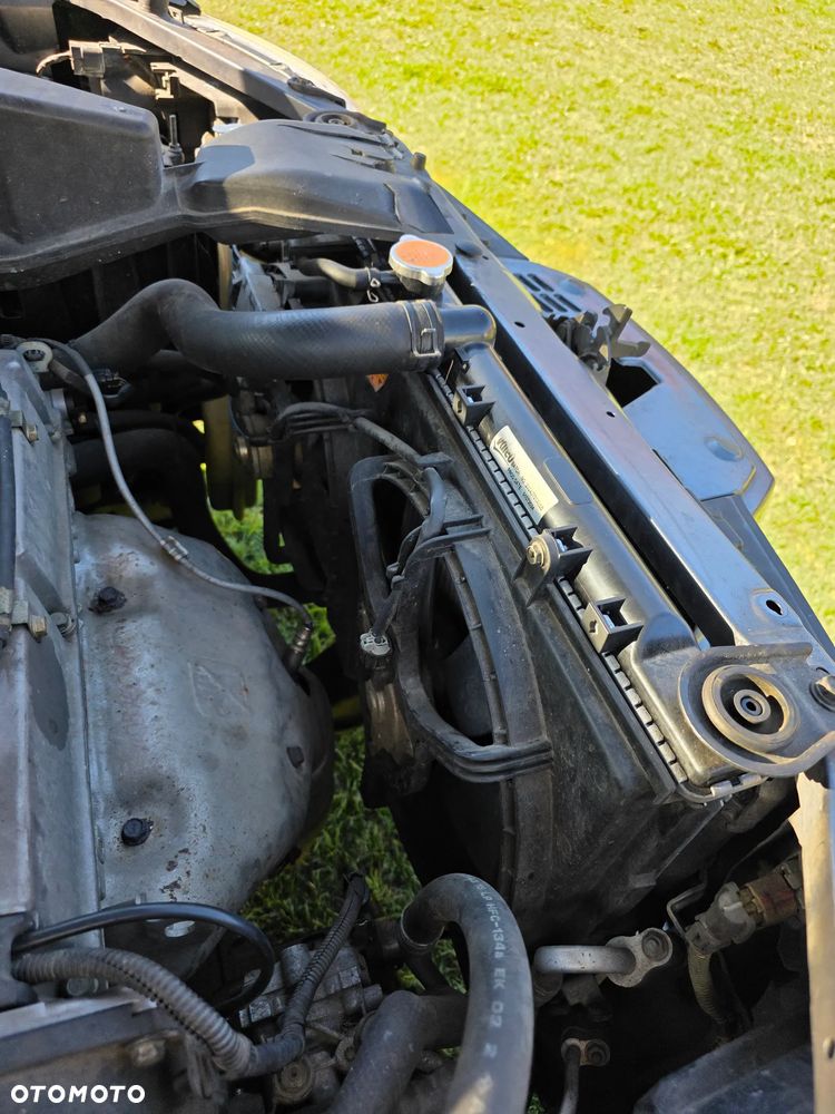 Mitsubishi Outlander 2.0 Intense DAKAR - 17