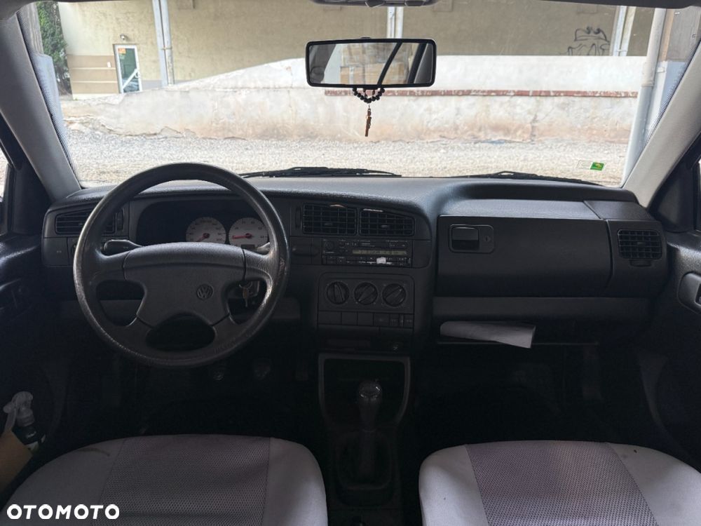 Volkswagen Golf - 8