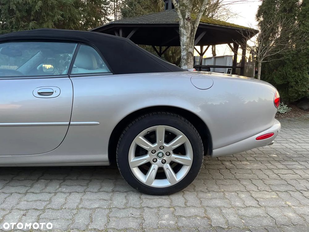 Jaguar XK8 Cabriolet - 14