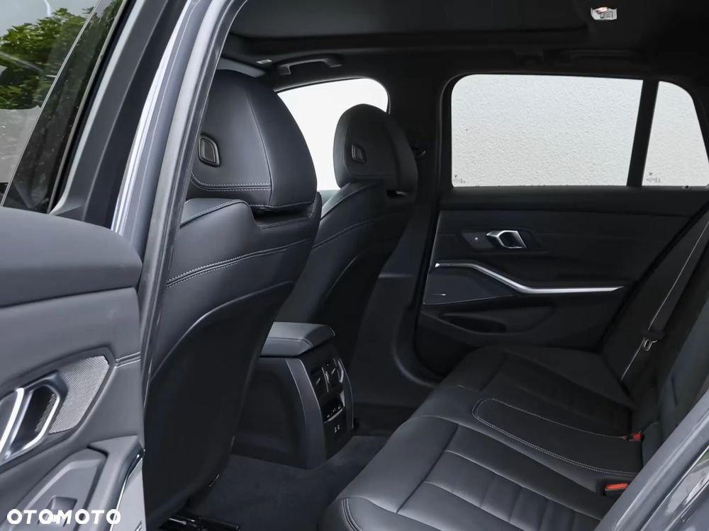 BMW Seria 3 M340i xDrive mHEV sport - 28