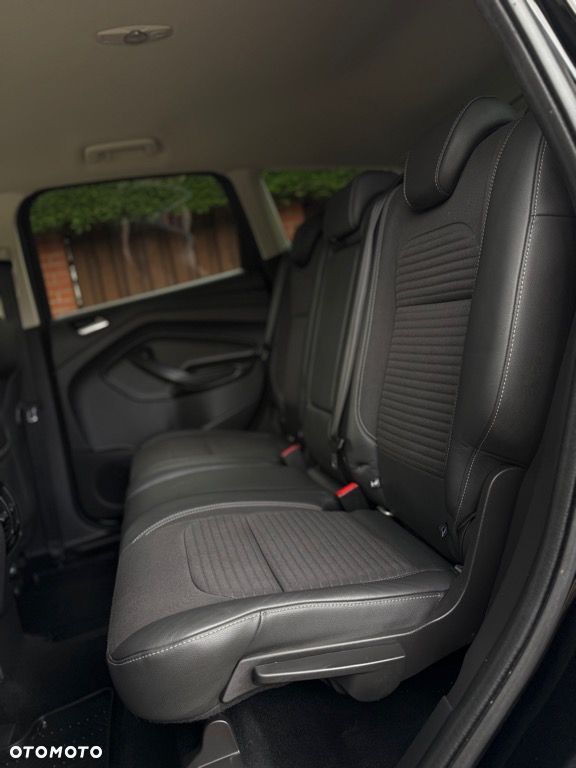 Ford Kuga 2.0 TDCi 4x4 Titanium - 24
