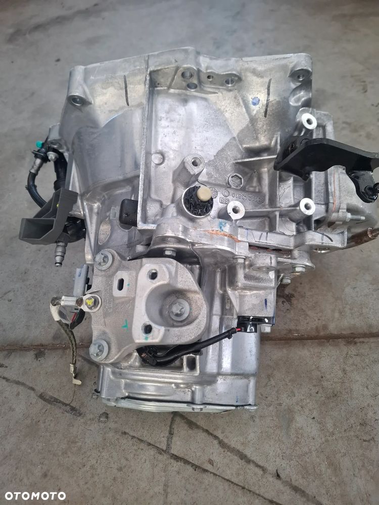 Peugeot 208 II lift 25r 5tys km 6-biegow 9811243810 - 3