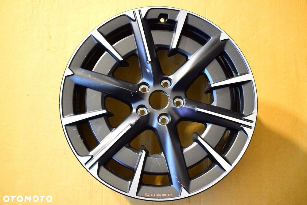 SEAT 20 CUPRA BORN Nowy Model Oryginał - 1