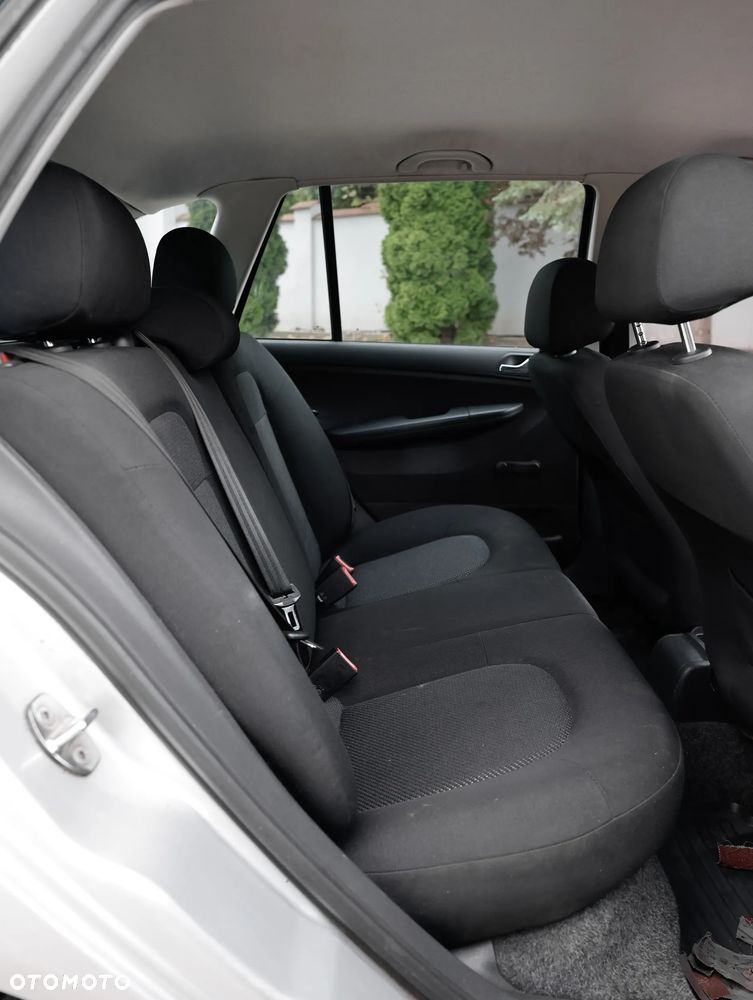 Skoda Fabia 1.4 16V Active - 25