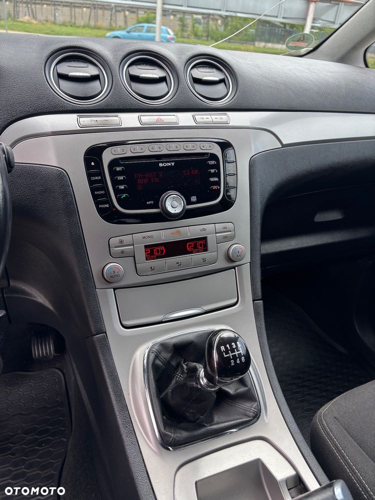 Ford Galaxy 2.0 TDCi Ghia - 18