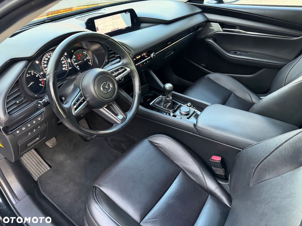Mazda 3 2.0 mHEV Hikari - 21