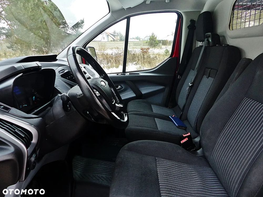Ford TRANSIT CUSTOM - 26