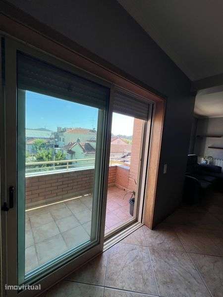 Vendo Apartamento T3 cesar com elevador e garagem fechada - Grande imagem: 4/8