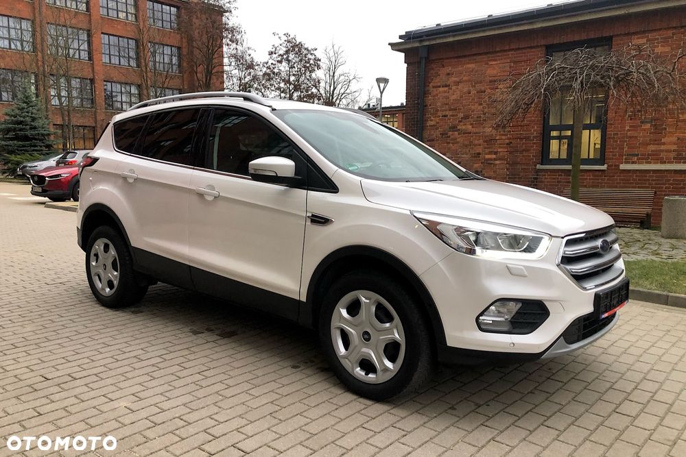 Ford Kuga 1.5 EcoBoost 2x4 Titanium - 4