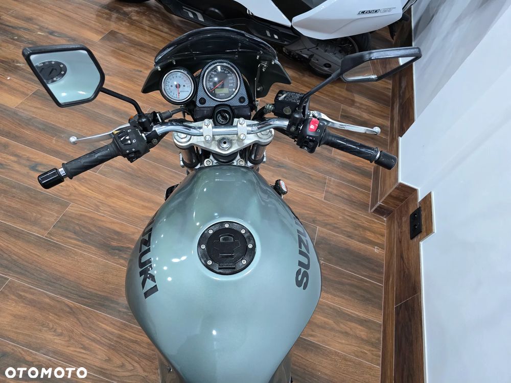 Suzuki SV - 12