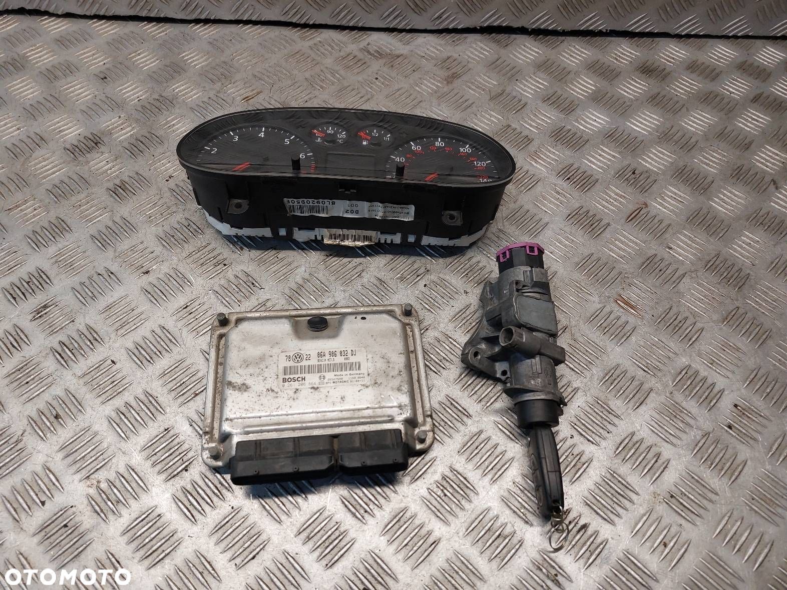 ZESTAW STARTOWY AUDI A3 8L LIFT 1.8 T 8L0920950E 06A906032DJ - 1