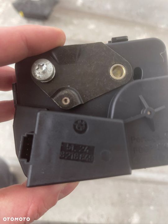 Zamek Tył Klapy Bagażnika BMW 5 E61 8218849 - 2